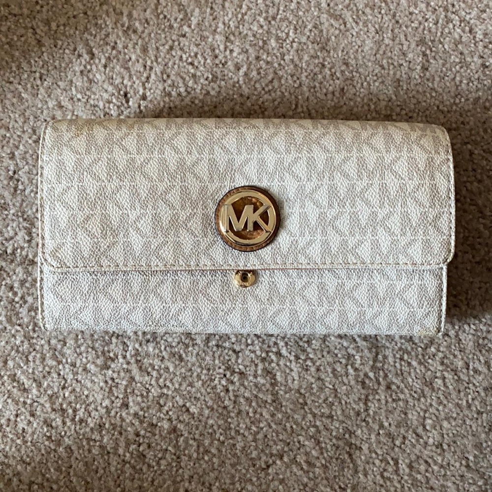 Michael Kors wallet